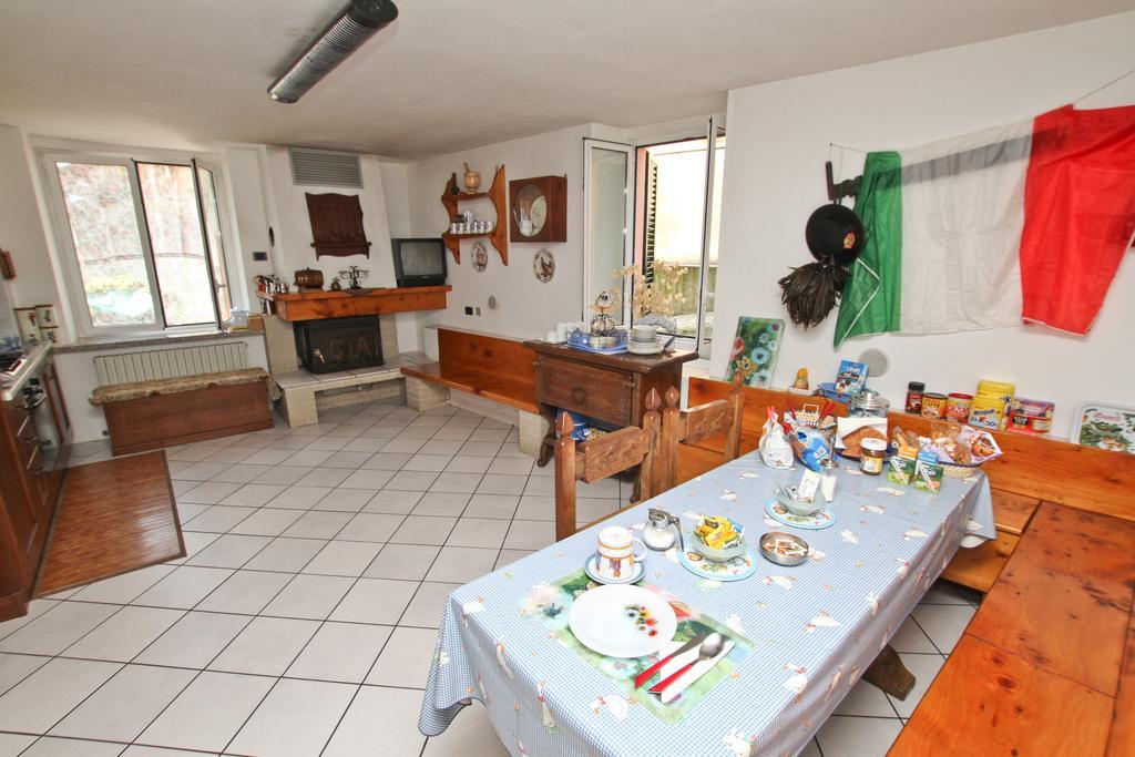 B&B Localita Manzoniane Lecco Room photo