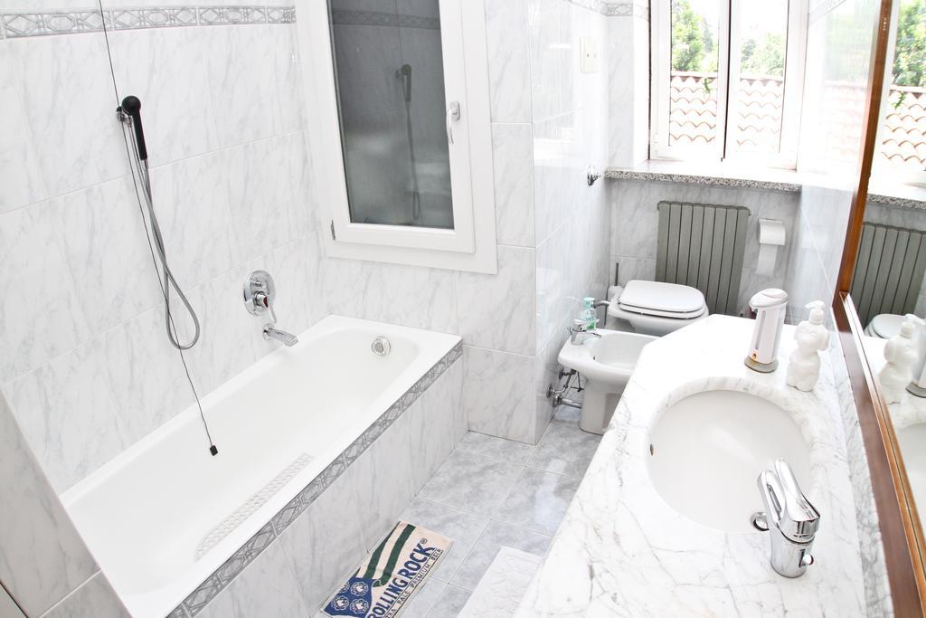B&B Localita Manzoniane Lecco Room photo